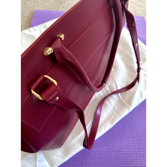 Italian Leather $467 Value Red Handbag Timeless Elegance at a Great Price! *READ - Picture 12 of 12